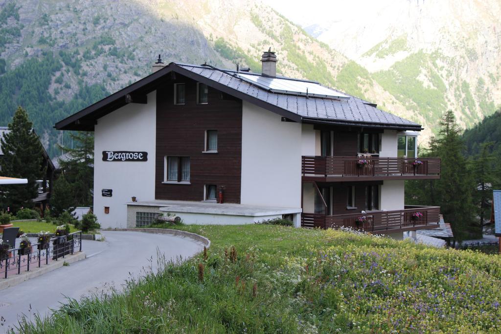Apartments Bergrose Saas Fee 객실 사진